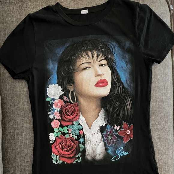 Tops - 🤑Selena Shirt Small